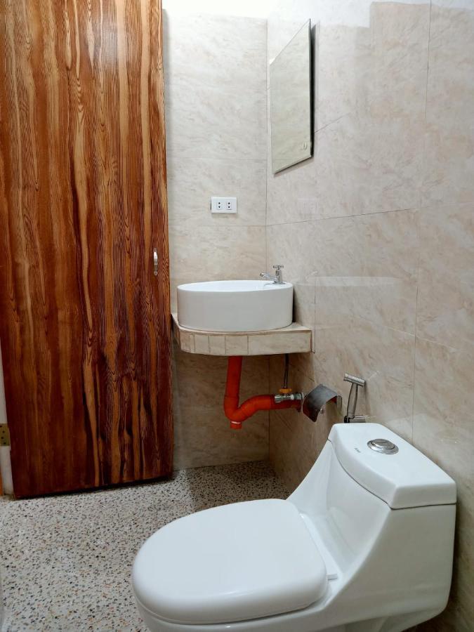 __Aplaridel Inn Suites__ Анхелес Екстериор снимка